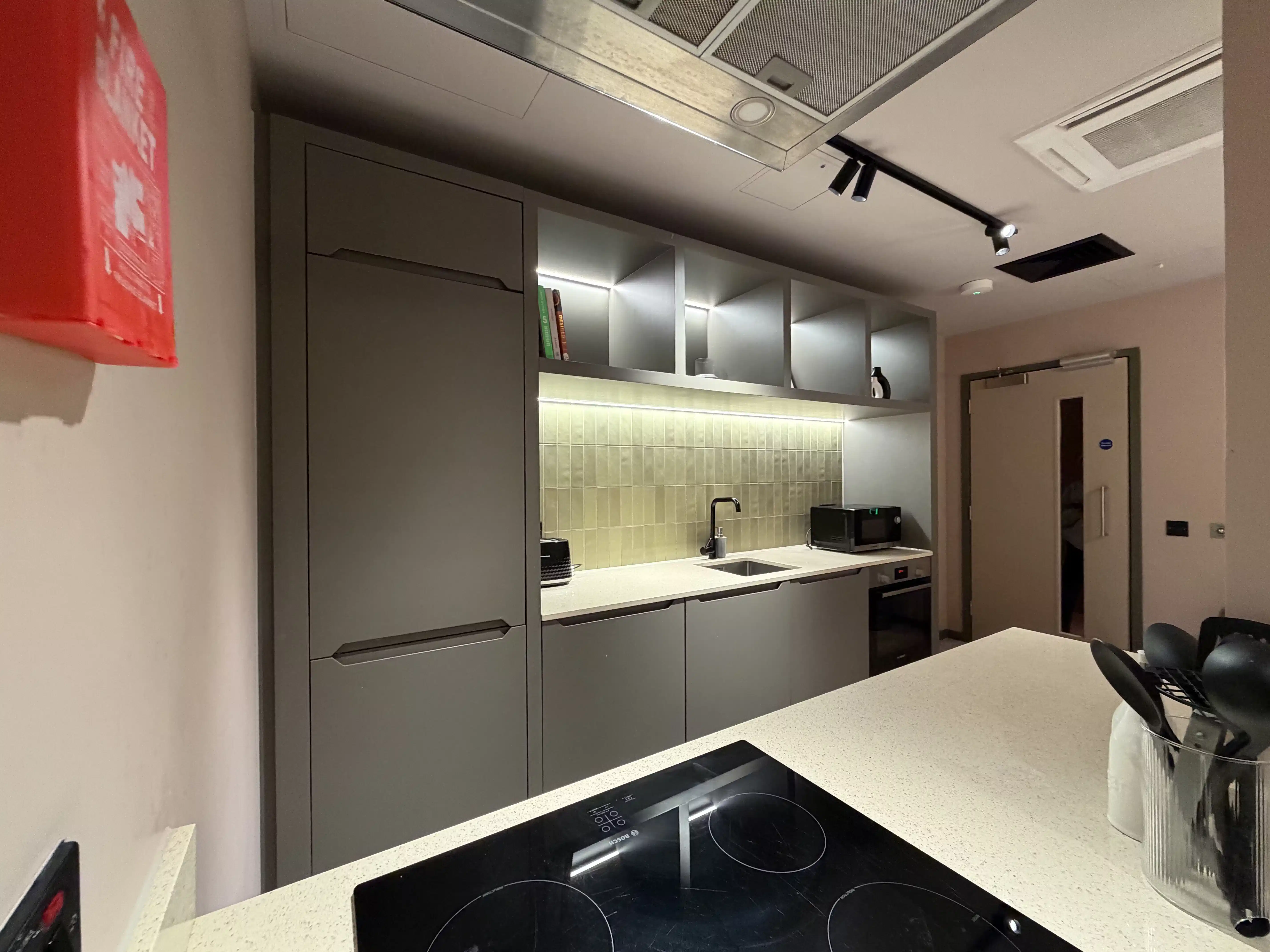 iQ City, London image 42