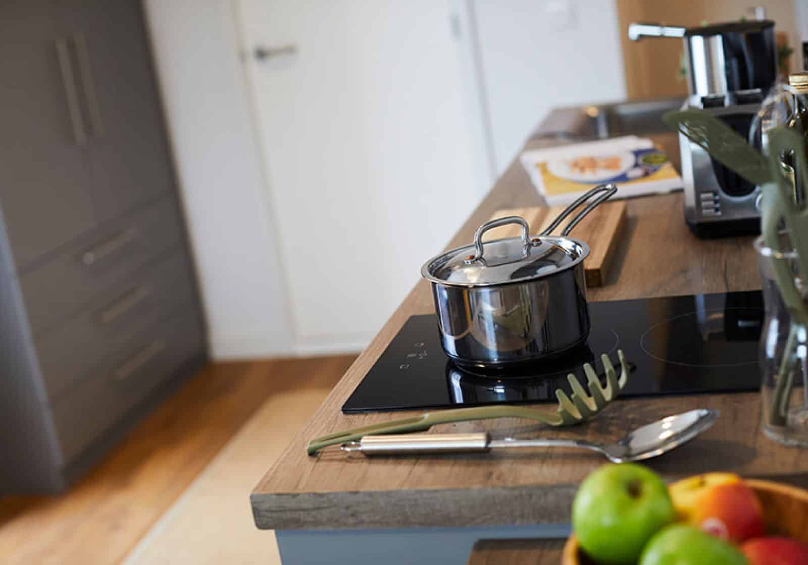 Common Area?w=400&h=260&fit=crop&q=40&auto=format&trim=auto