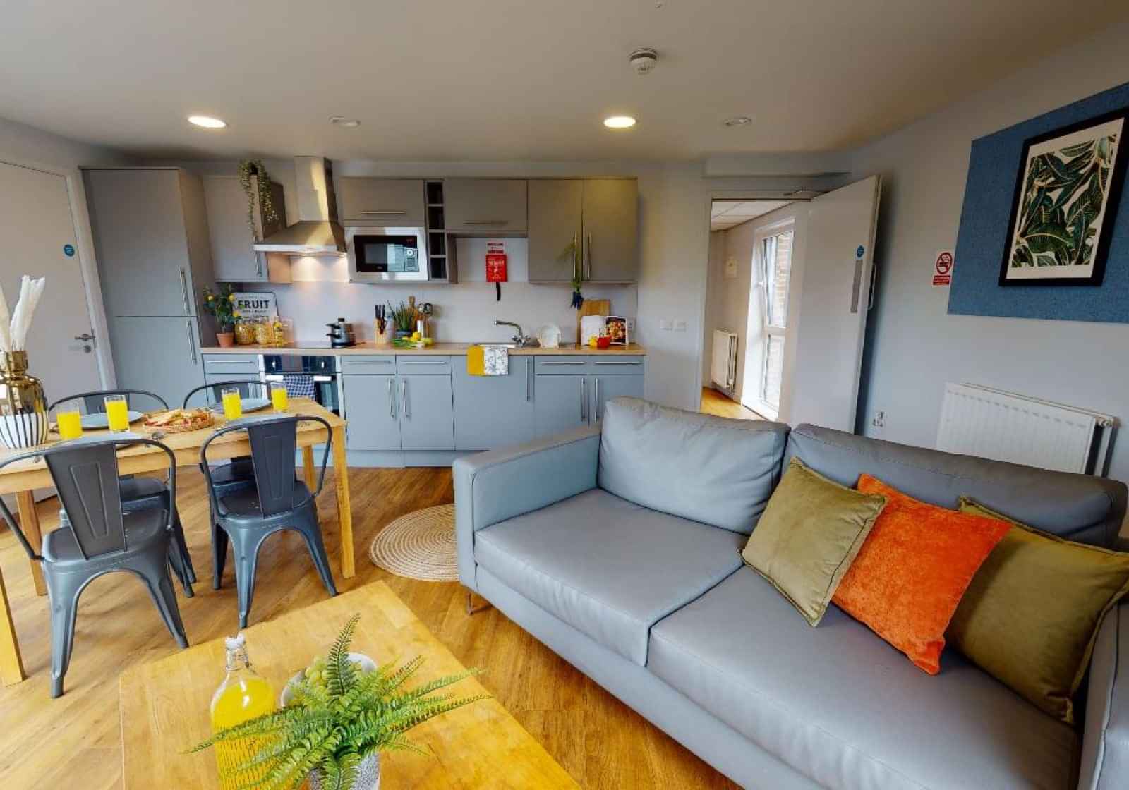 Amenities?w=400&h=260&fit=crop&q=40&auto=format&trim=auto