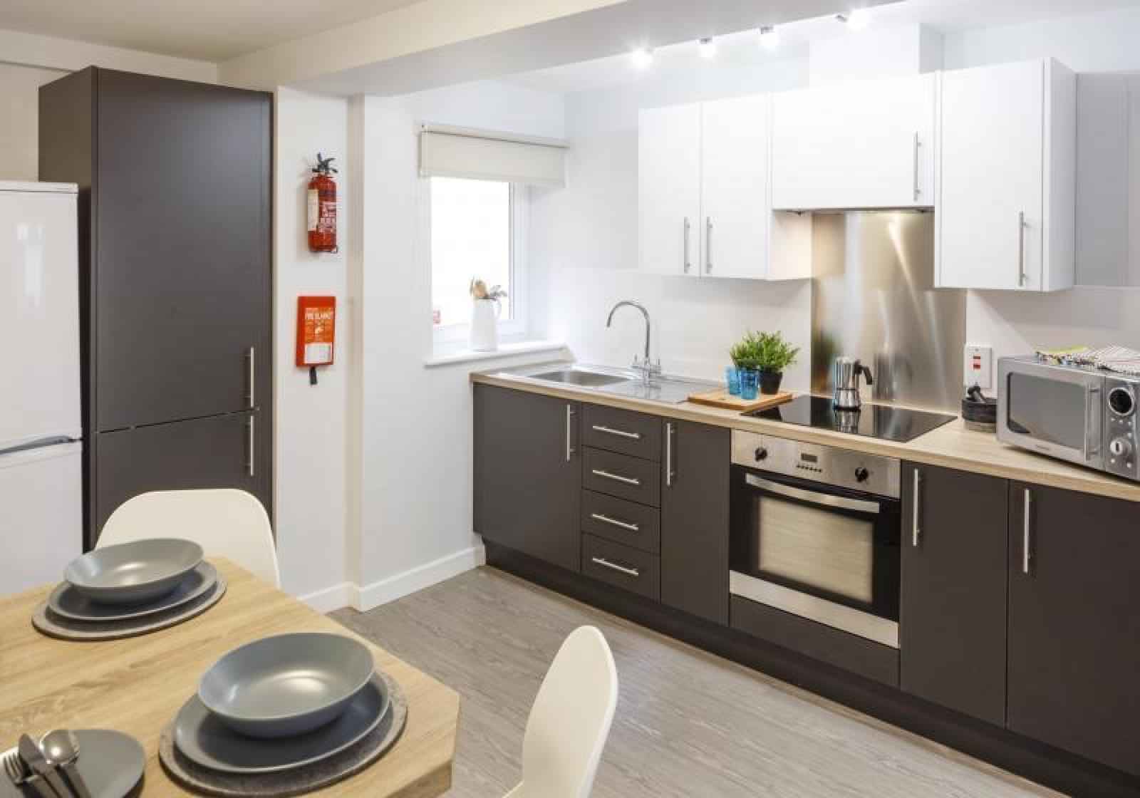 iQ Broderick House, Birmingham - Birmingham, England, United Kingdom - Kitchen