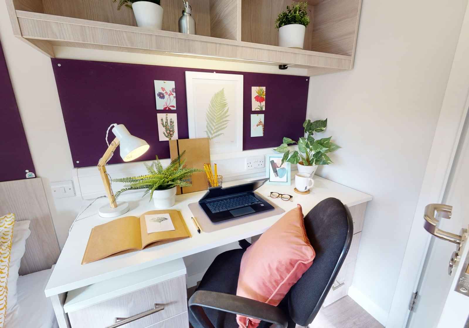 Kitchen?w=400&h=260&fit=crop&q=40&auto=format&trim=auto