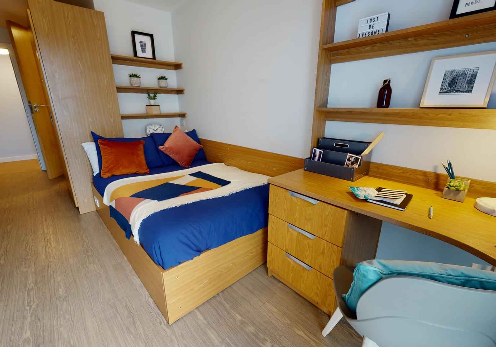 Common Area?w=400&h=260&fit=crop&q=40&auto=format&trim=auto