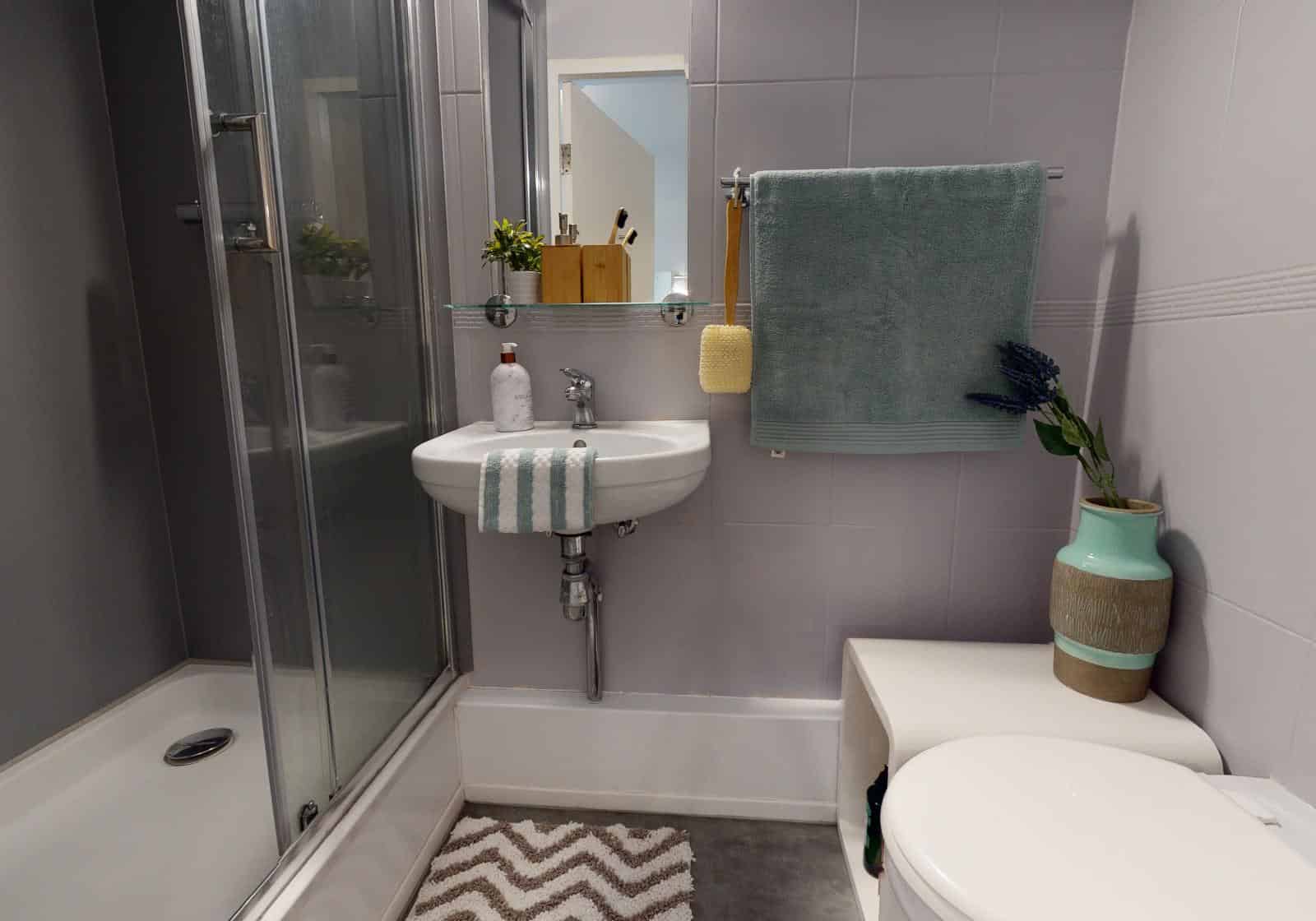 Property : 143370 - Dundee, Scotland, United Kingdom - Bathroom