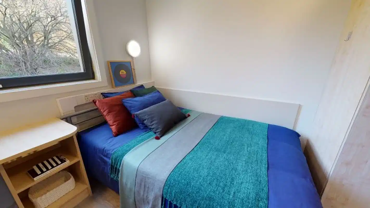 Silver En Suite Plus