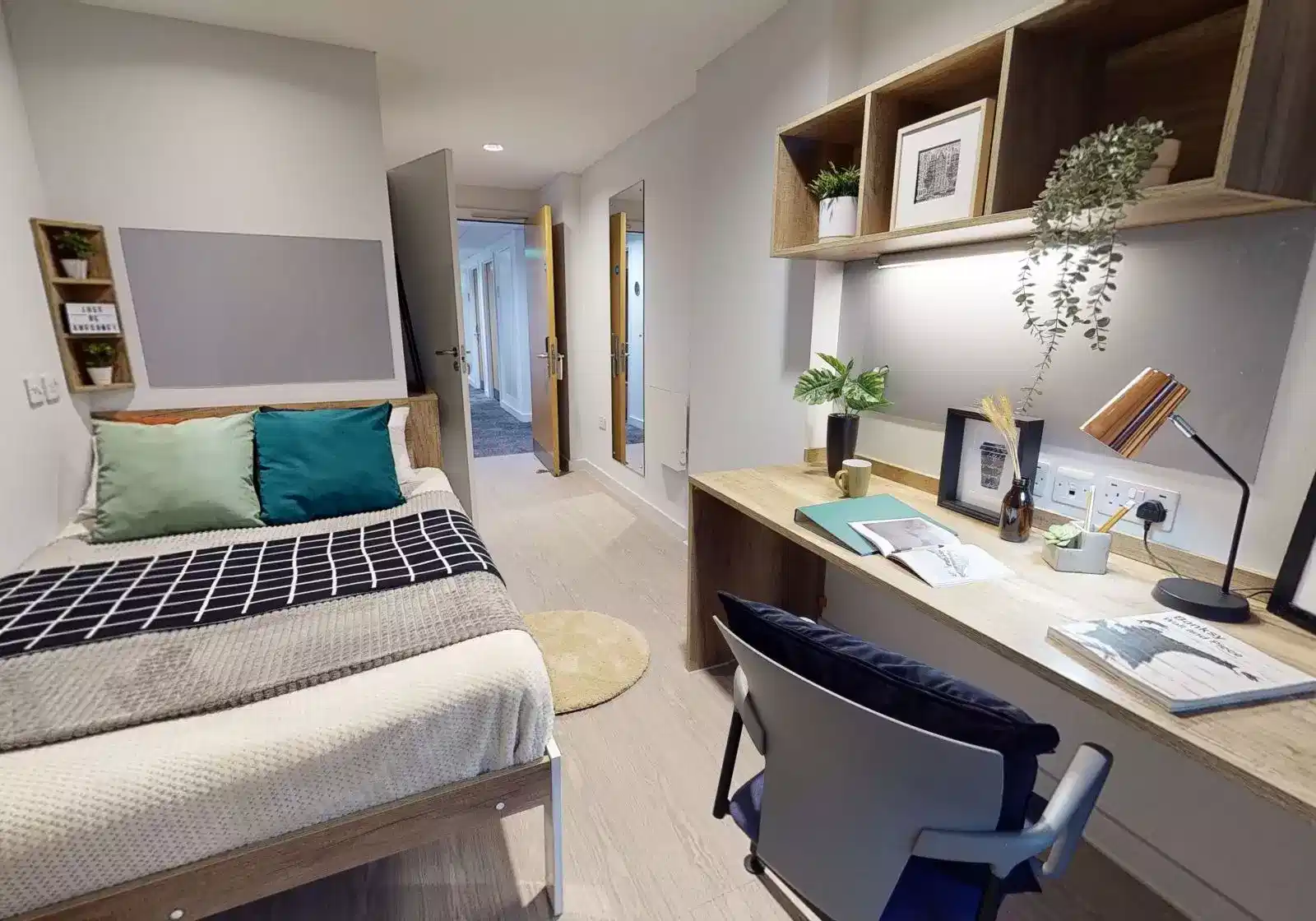 Silver En Suite