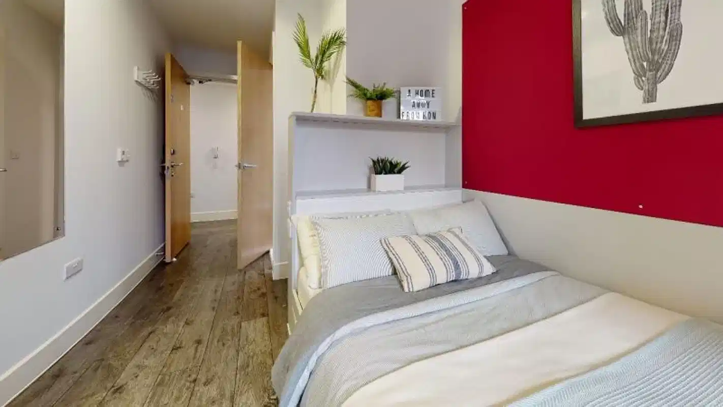 Silver En Suite Plus