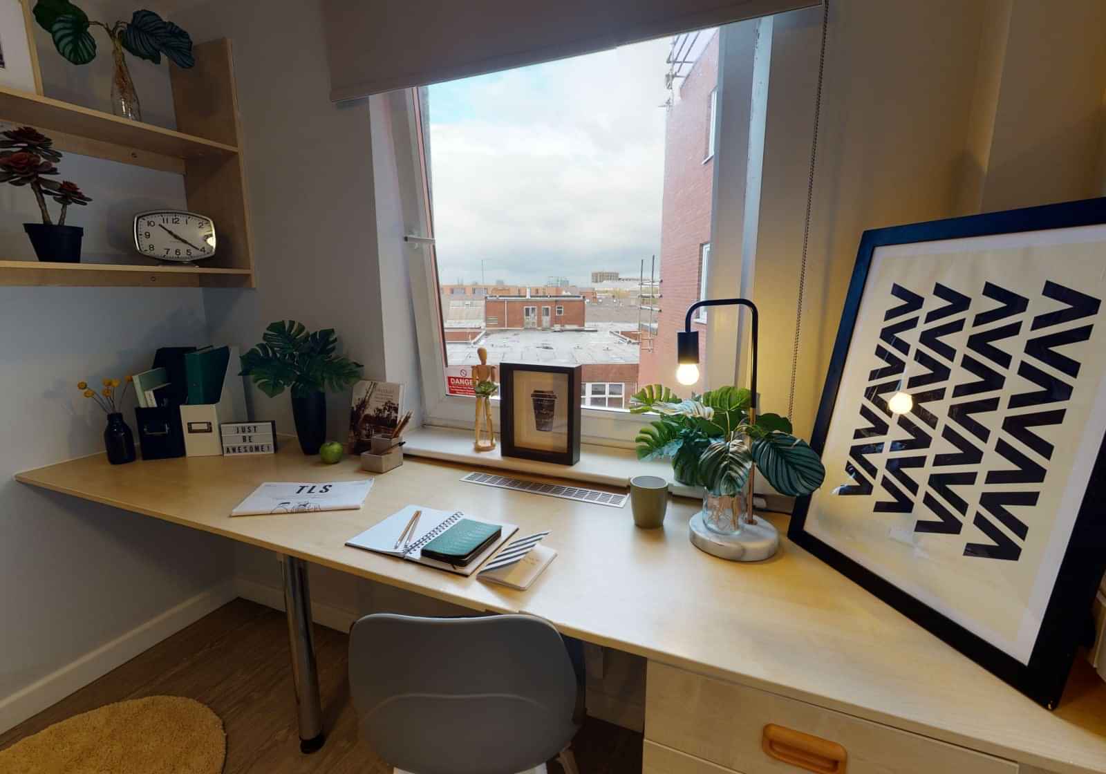 Common Area?w=400&h=260&fit=crop&q=40&auto=format&trim=auto