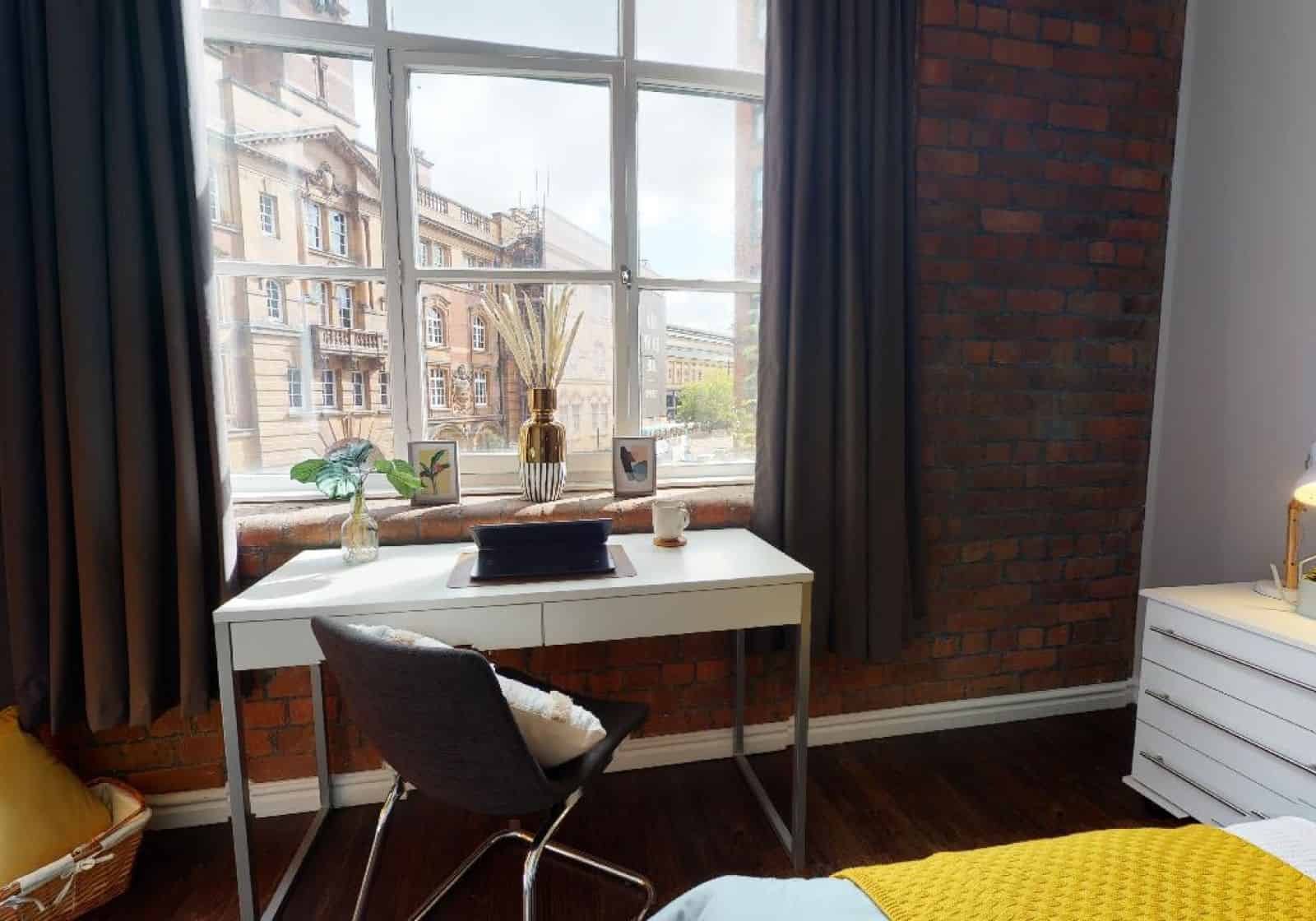 Amenities?w=400&h=260&fit=crop&q=40&auto=format&trim=auto