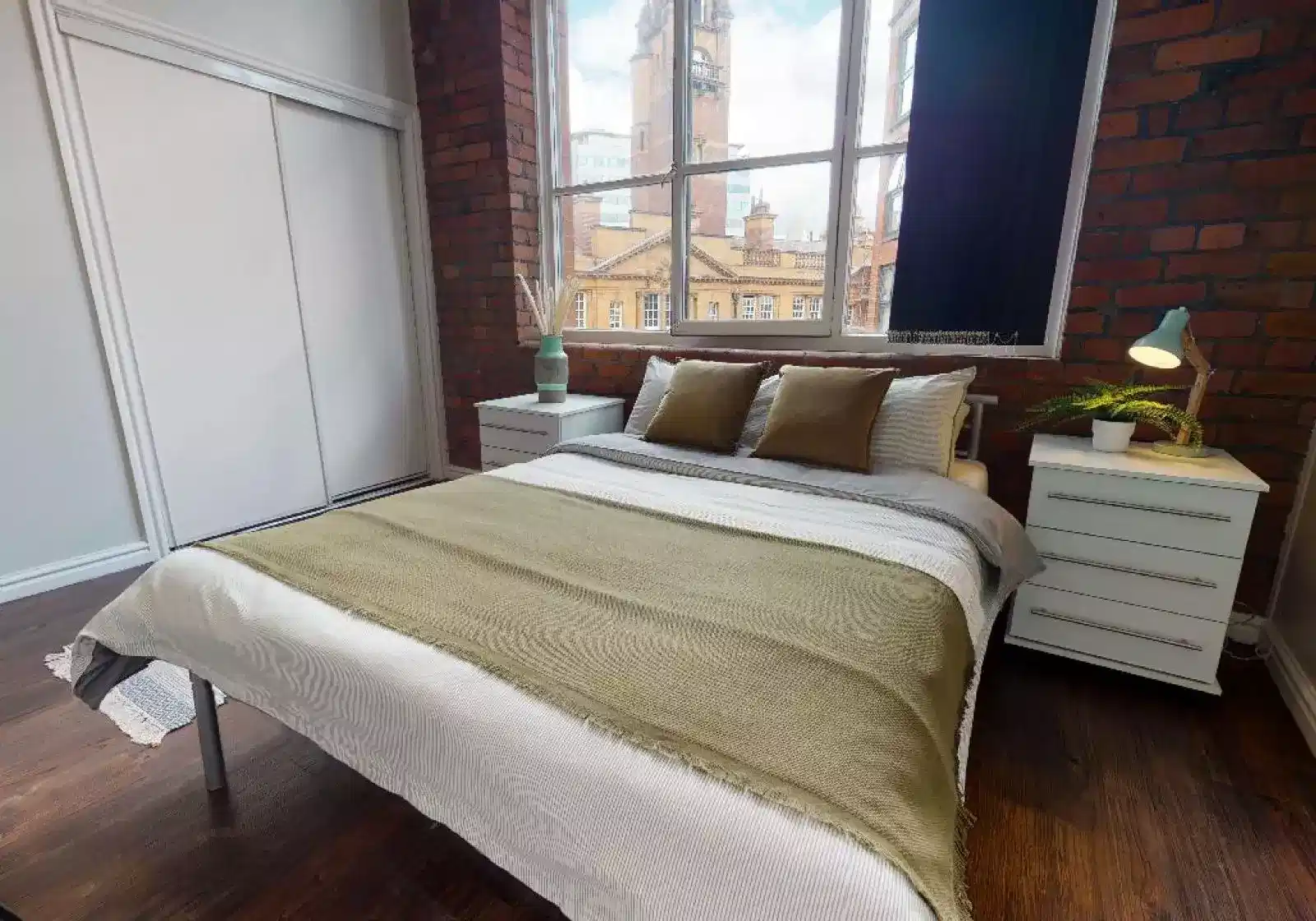 Amenities?w=400&h=260&fit=crop&q=40&auto=format&trim=auto