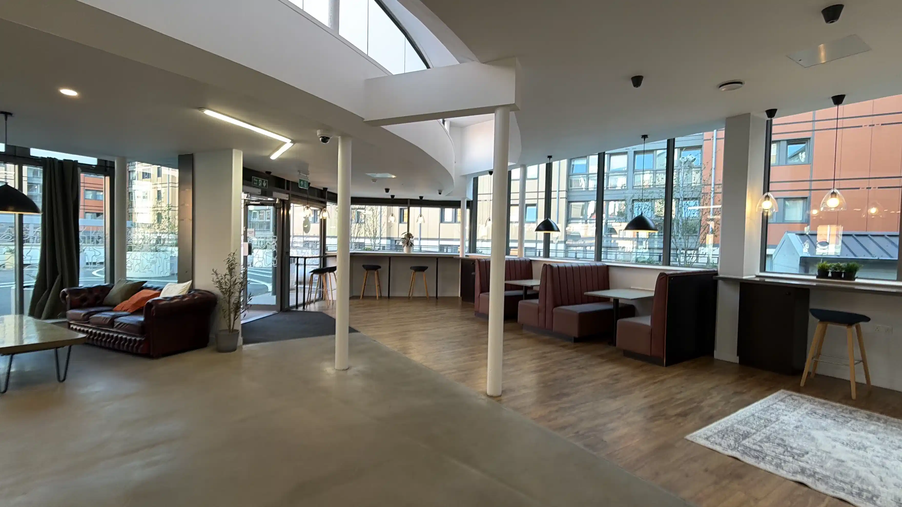 iQ Kerria Apartments, Manchester image 38
