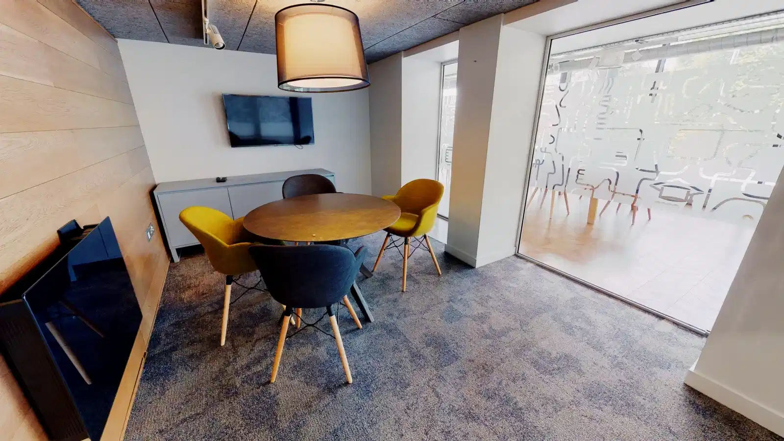 iQ Kerria Apartments, Manchester image 18