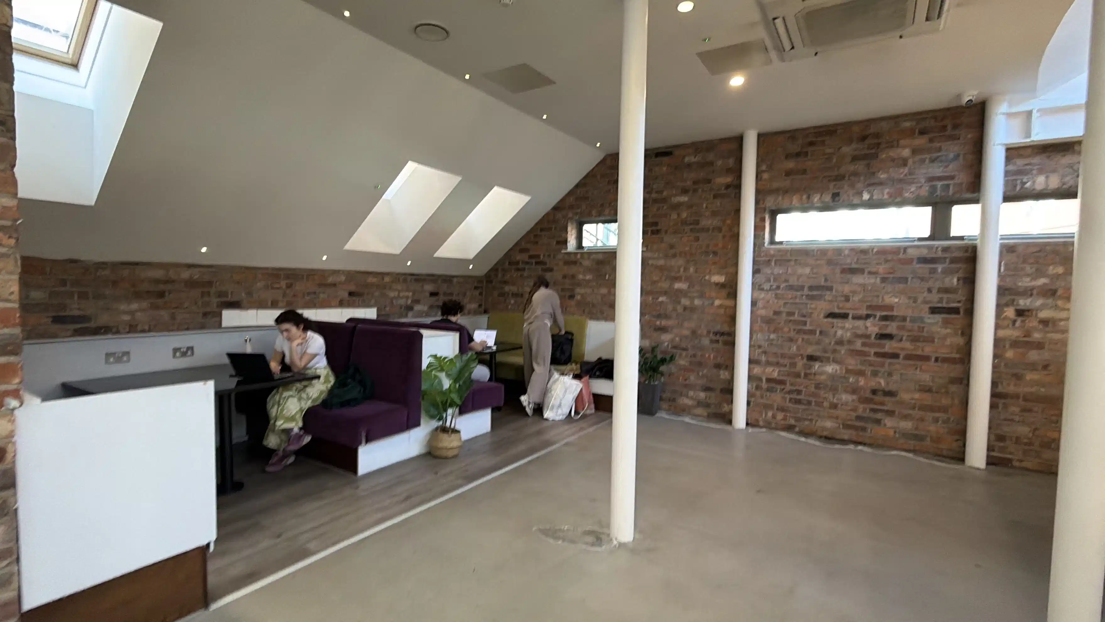 iQ Kerria Apartments, Manchester image 39