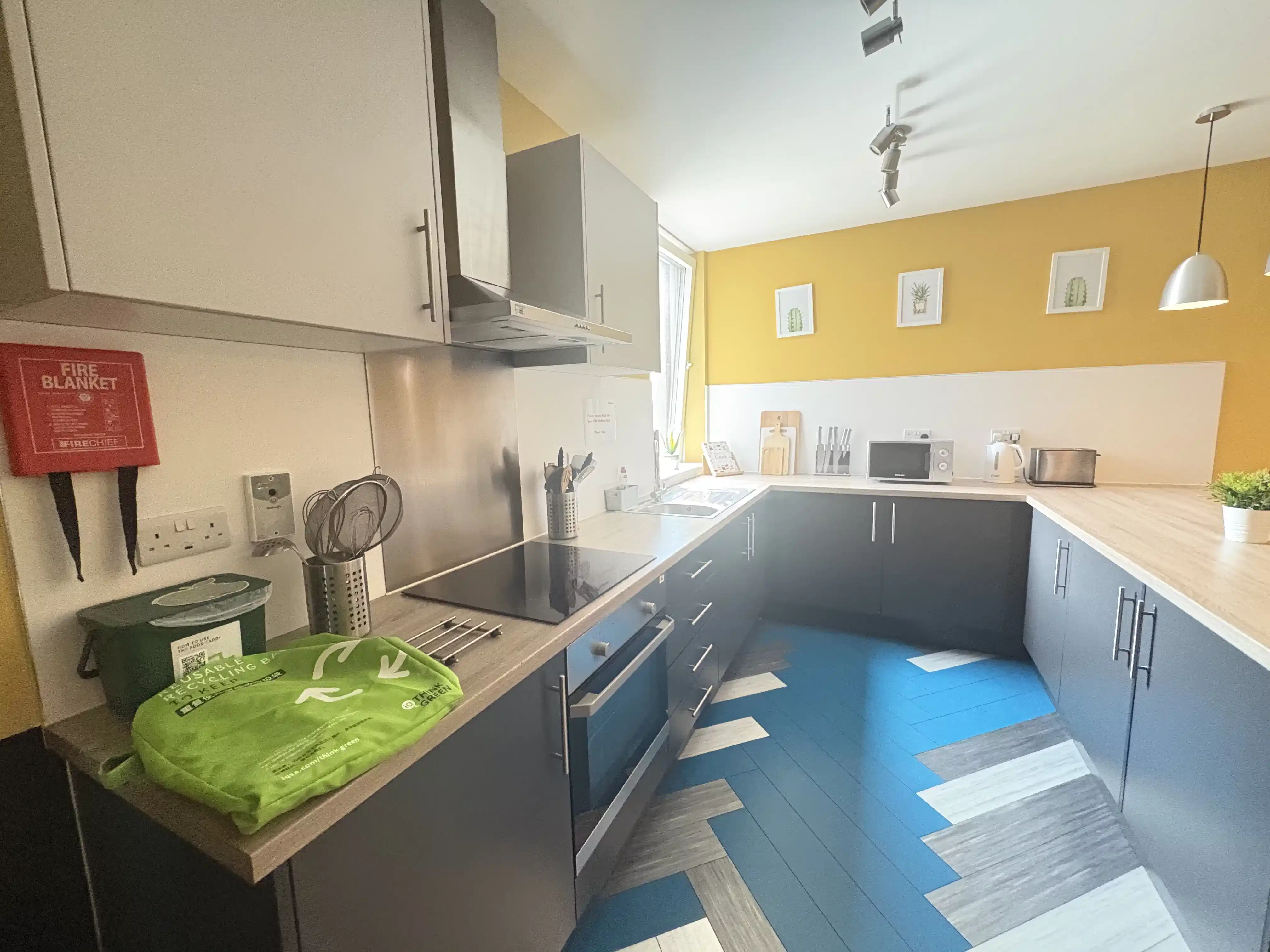 iQ Newland House, Nottingham image 19