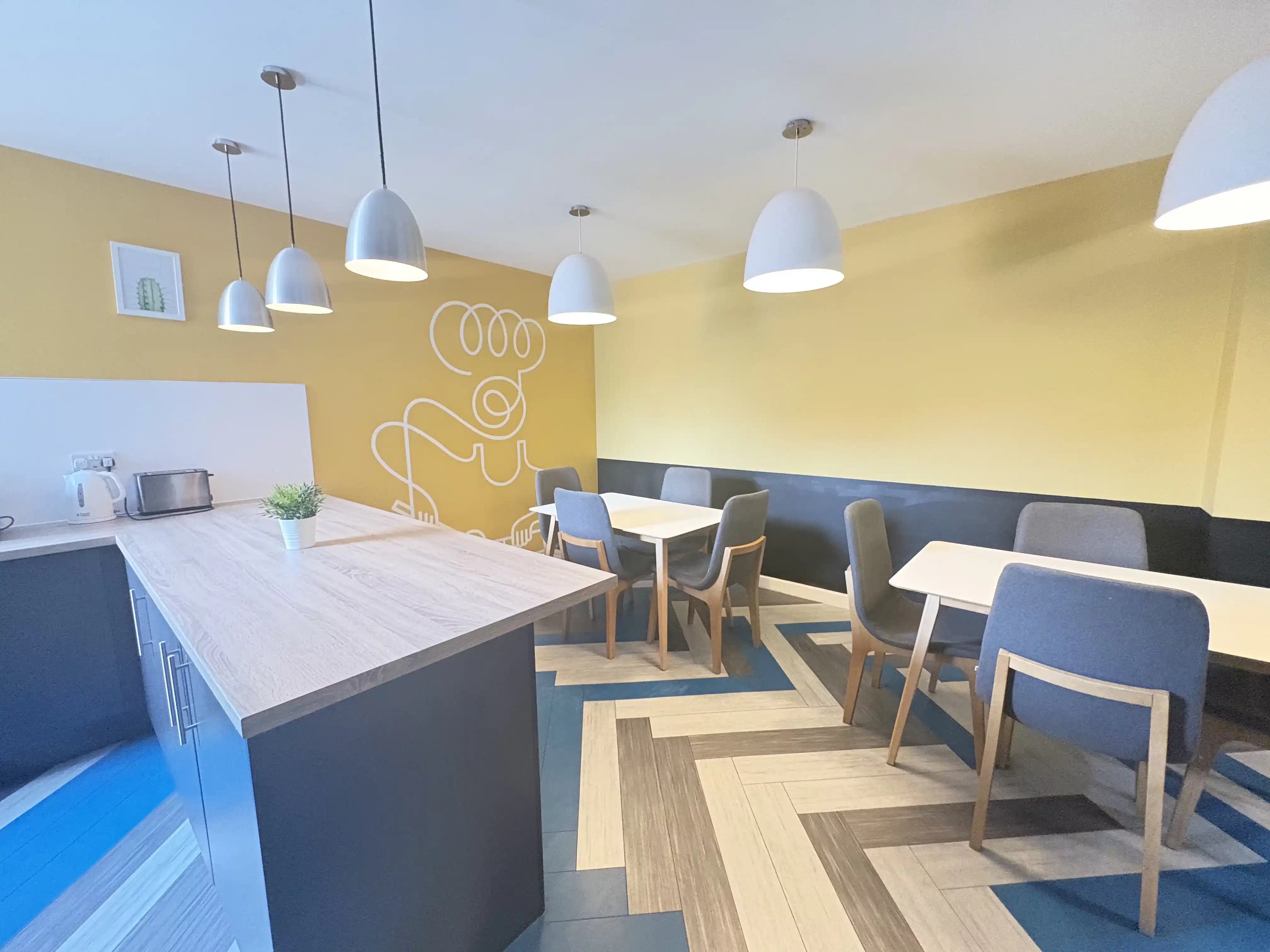iQ Newland House, Nottingham image 21