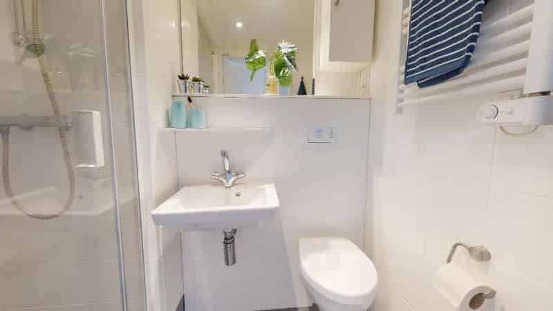 Amenities?w=400&h=260&fit=crop&q=40&auto=format&trim=auto