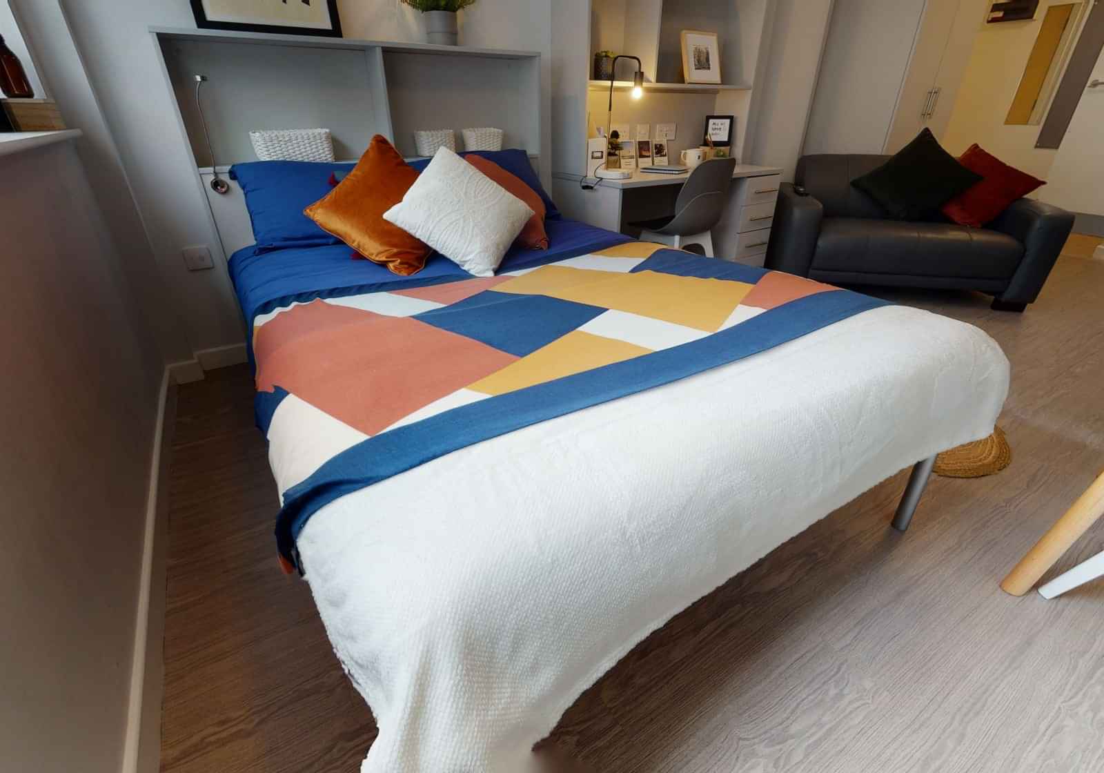 Amenities?w=400&h=260&fit=crop&q=40&auto=format&trim=auto