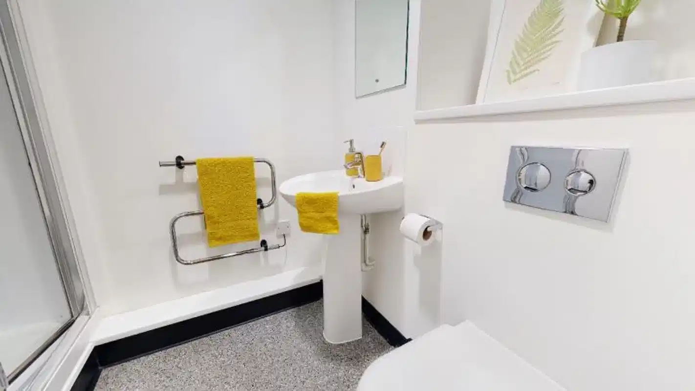 Exterior?w=400&h=260&fit=crop&q=40&auto=format&trim=auto