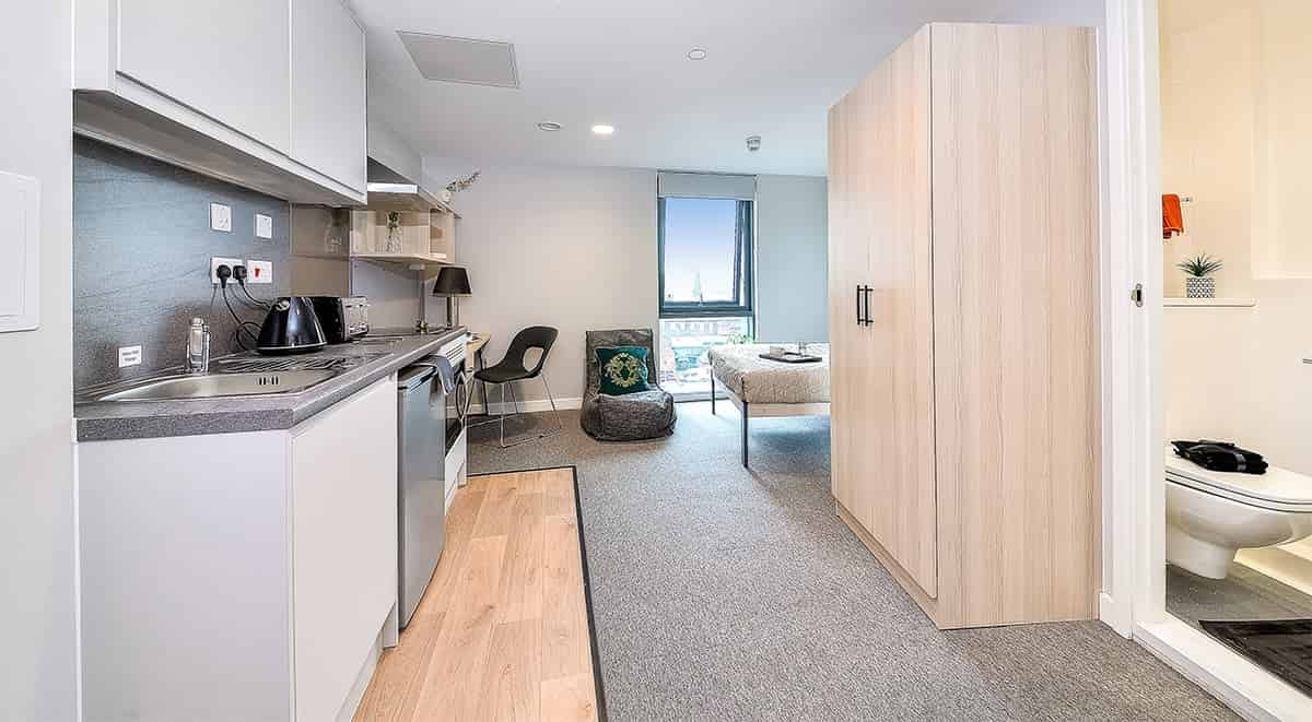 Straits Manor, Sheffield  4