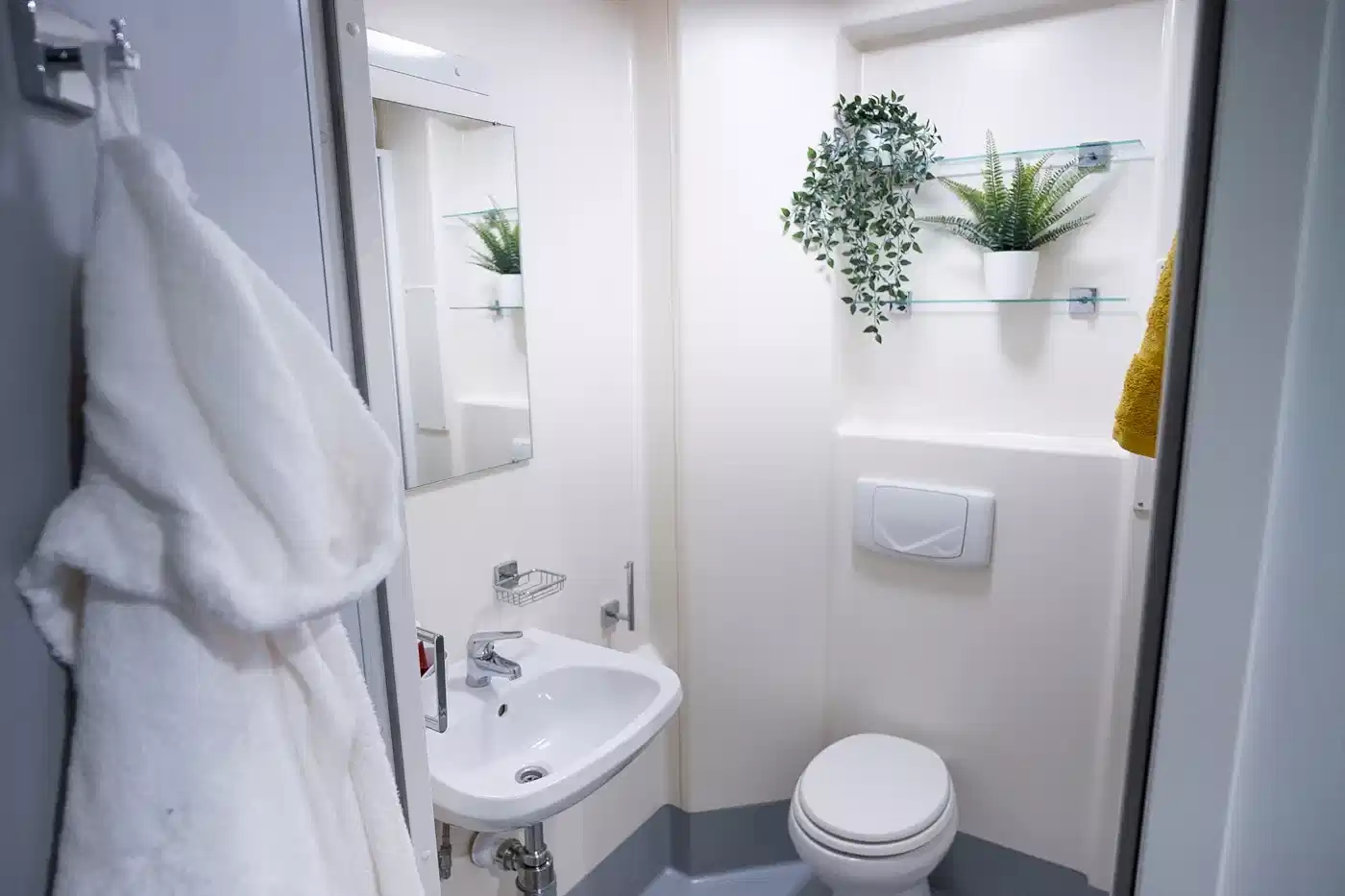 Common Area?w=400&h=260&fit=crop&q=40&auto=format&trim=auto