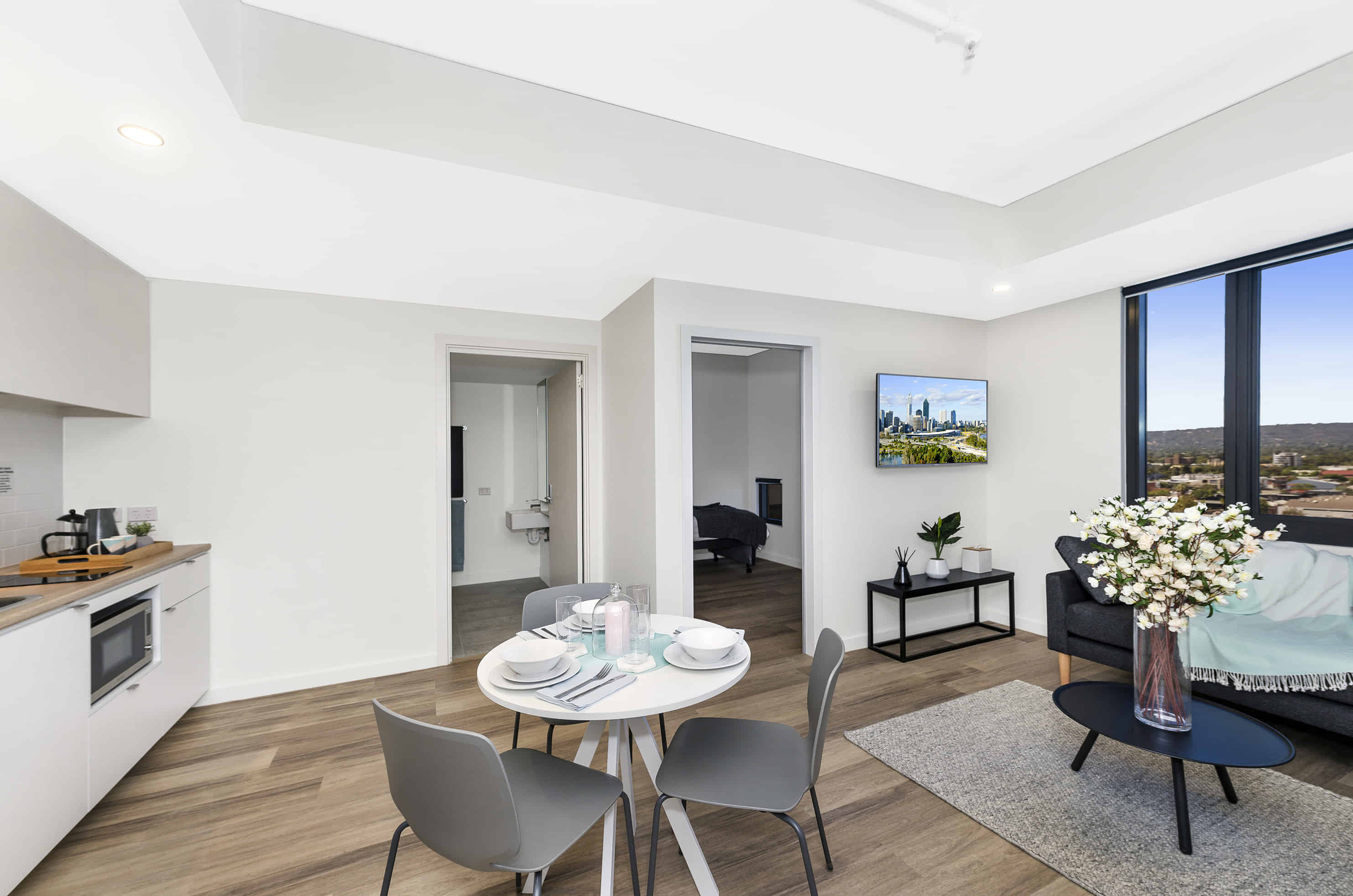 Exterior?w=400&h=260&fit=crop&q=40&auto=format&trim=auto