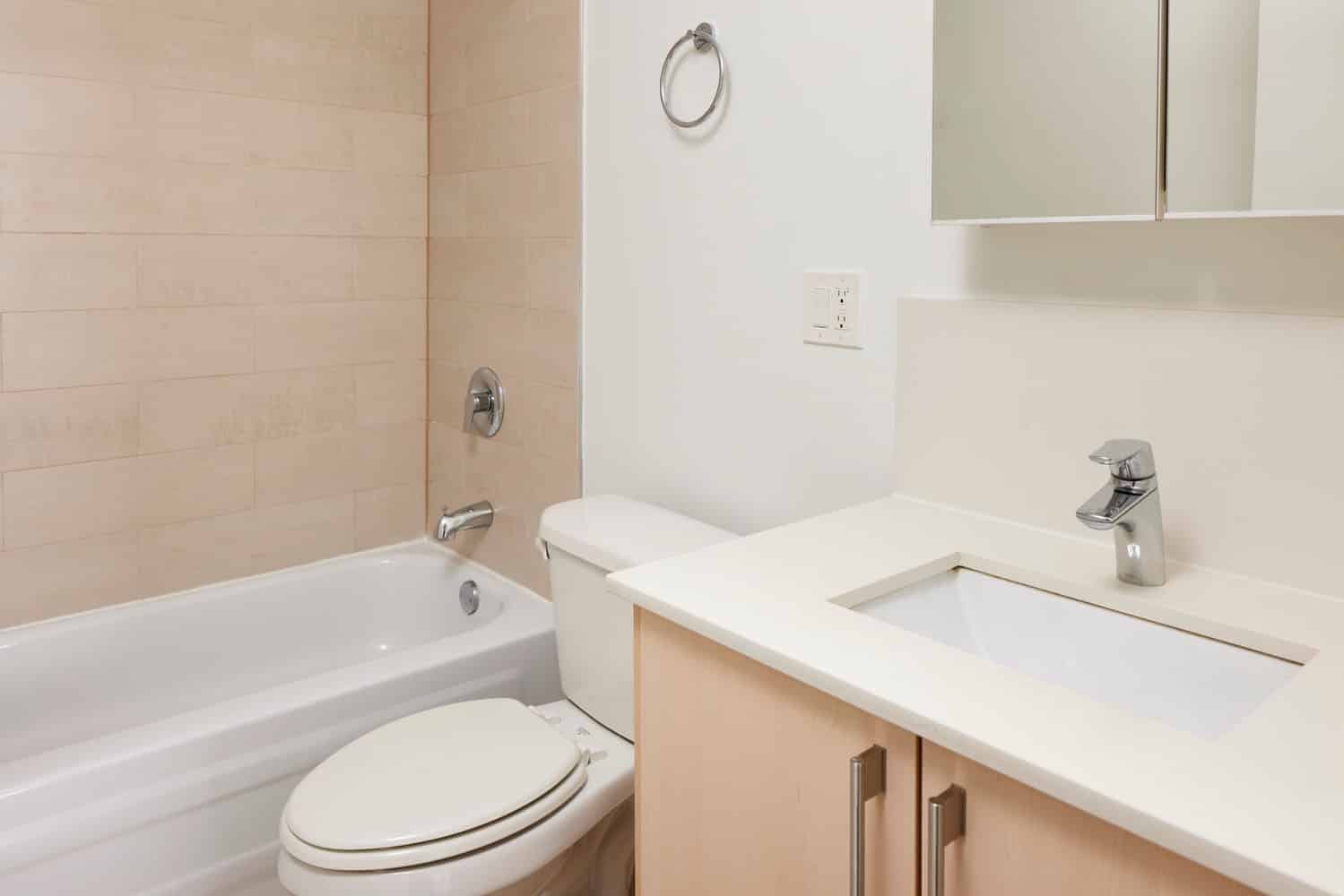 Exterior?w=400&h=260&fit=crop&q=40&auto=format&trim=auto