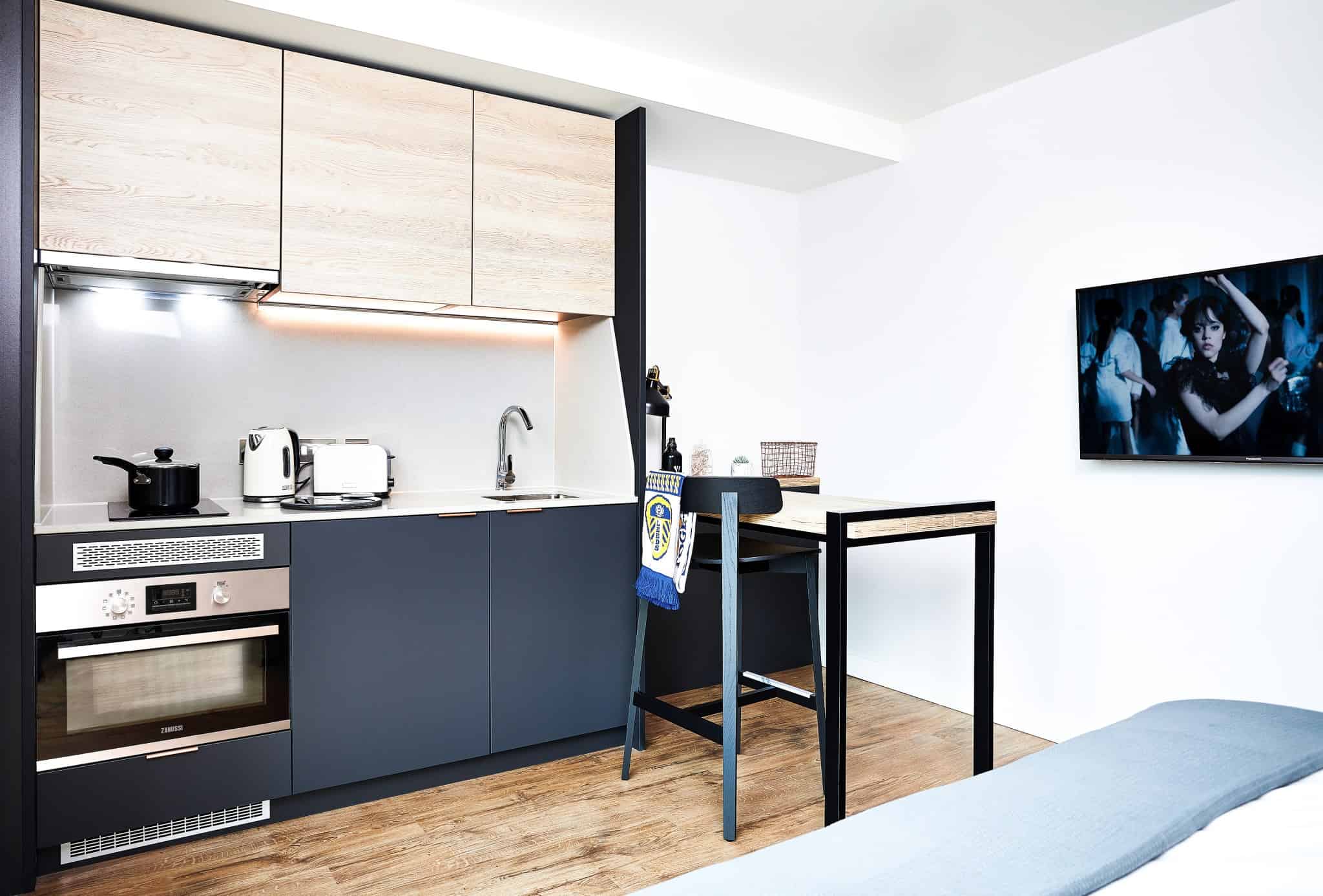 Amenities?w=400&h=260&fit=crop&q=40&auto=format&trim=auto