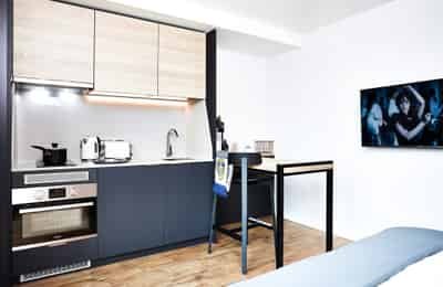 Amenities?w=400&h=260&fit=crop&q=40&auto=format&trim=auto