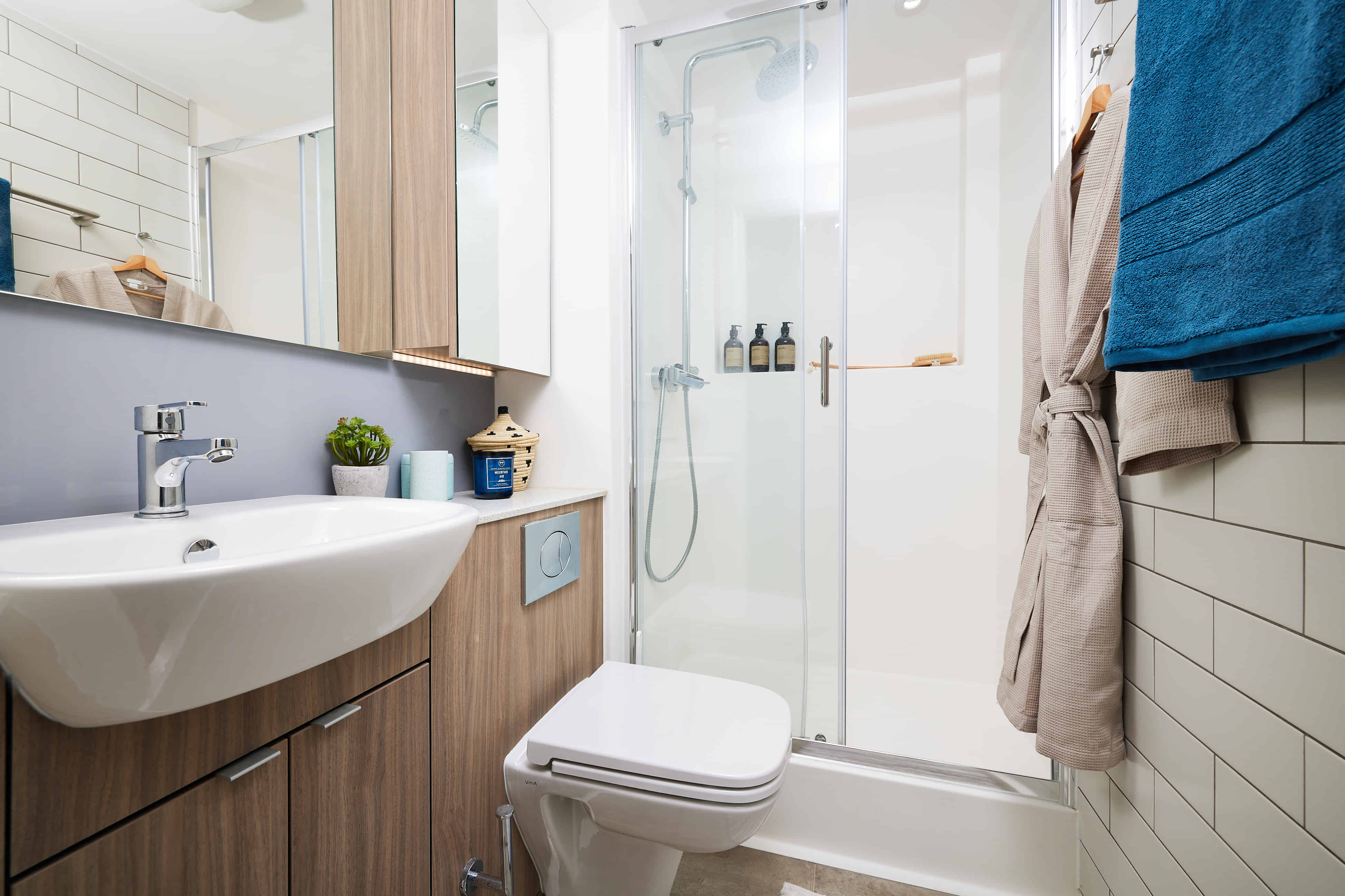 Common Area?w=400&h=260&fit=crop&q=40&auto=format&trim=auto