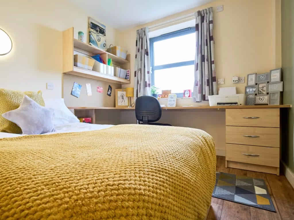 Top Floor Bronze Ensuite