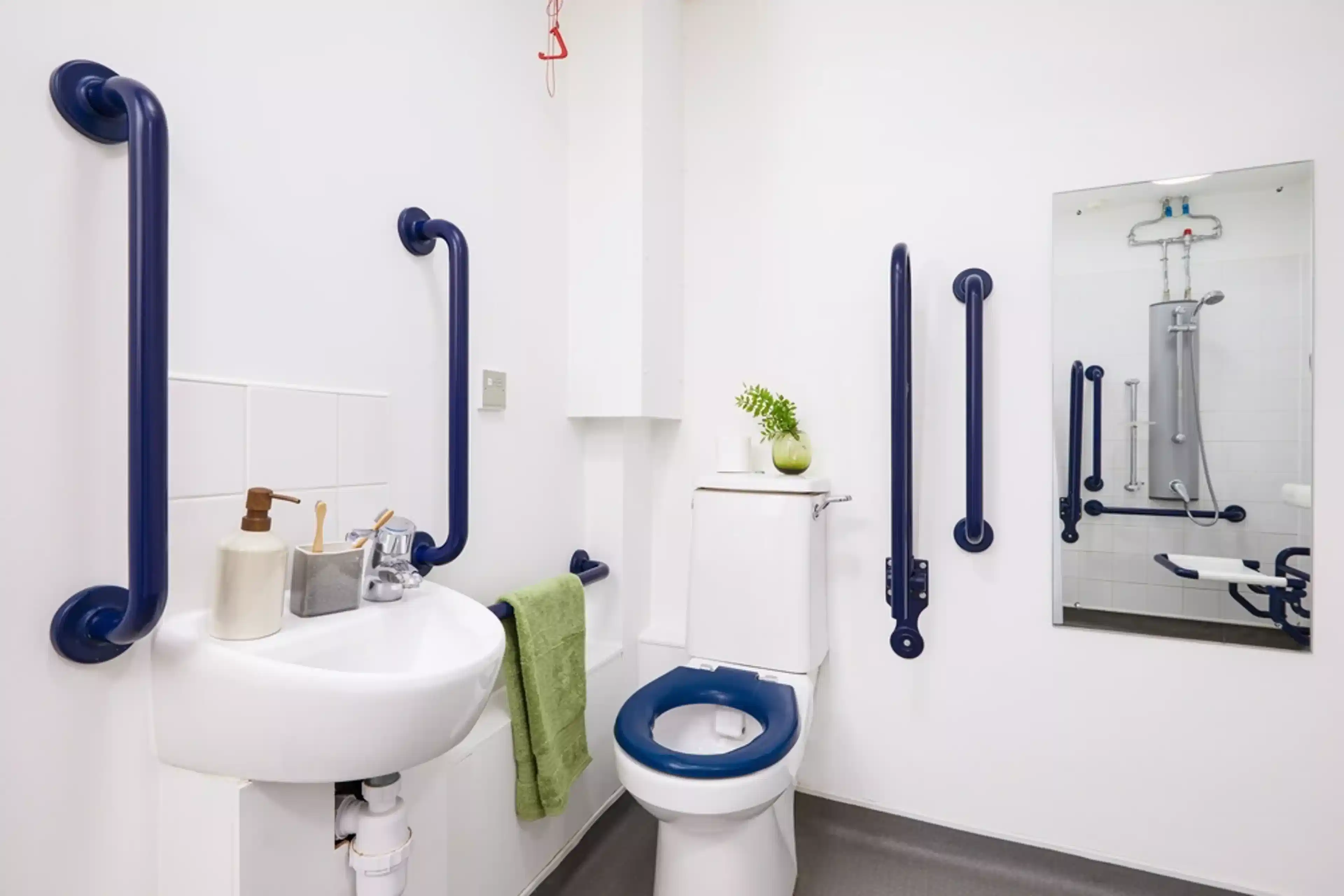 Amenities?w=400&h=260&fit=crop&q=40&auto=format&trim=auto