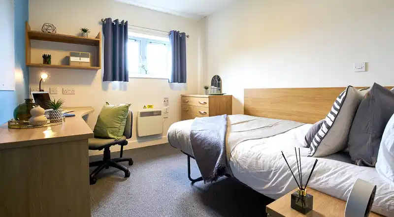 Common Area?w=400&h=260&fit=crop&q=40&auto=format&trim=auto