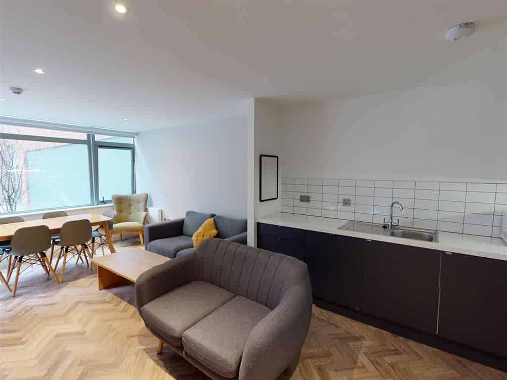 Árasáin P&V, Dublin image 22