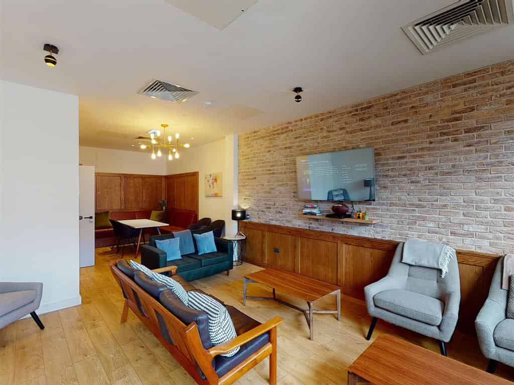 Árasáin P&V, Dublin view 4