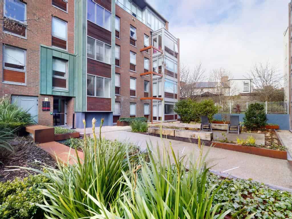 Árasáin P&V, Dublin image 18
