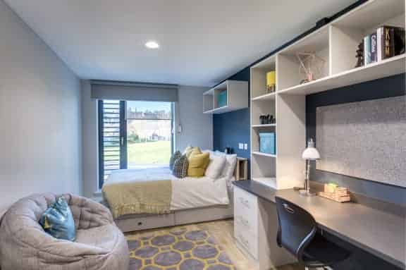 Kitchen?w=400&h=260&fit=crop&q=40&auto=format&trim=auto