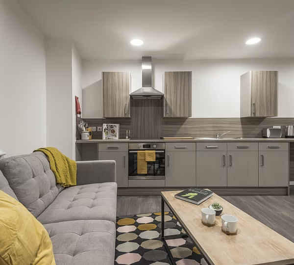 Common Area?w=400&h=260&fit=crop&q=40&auto=format&trim=auto