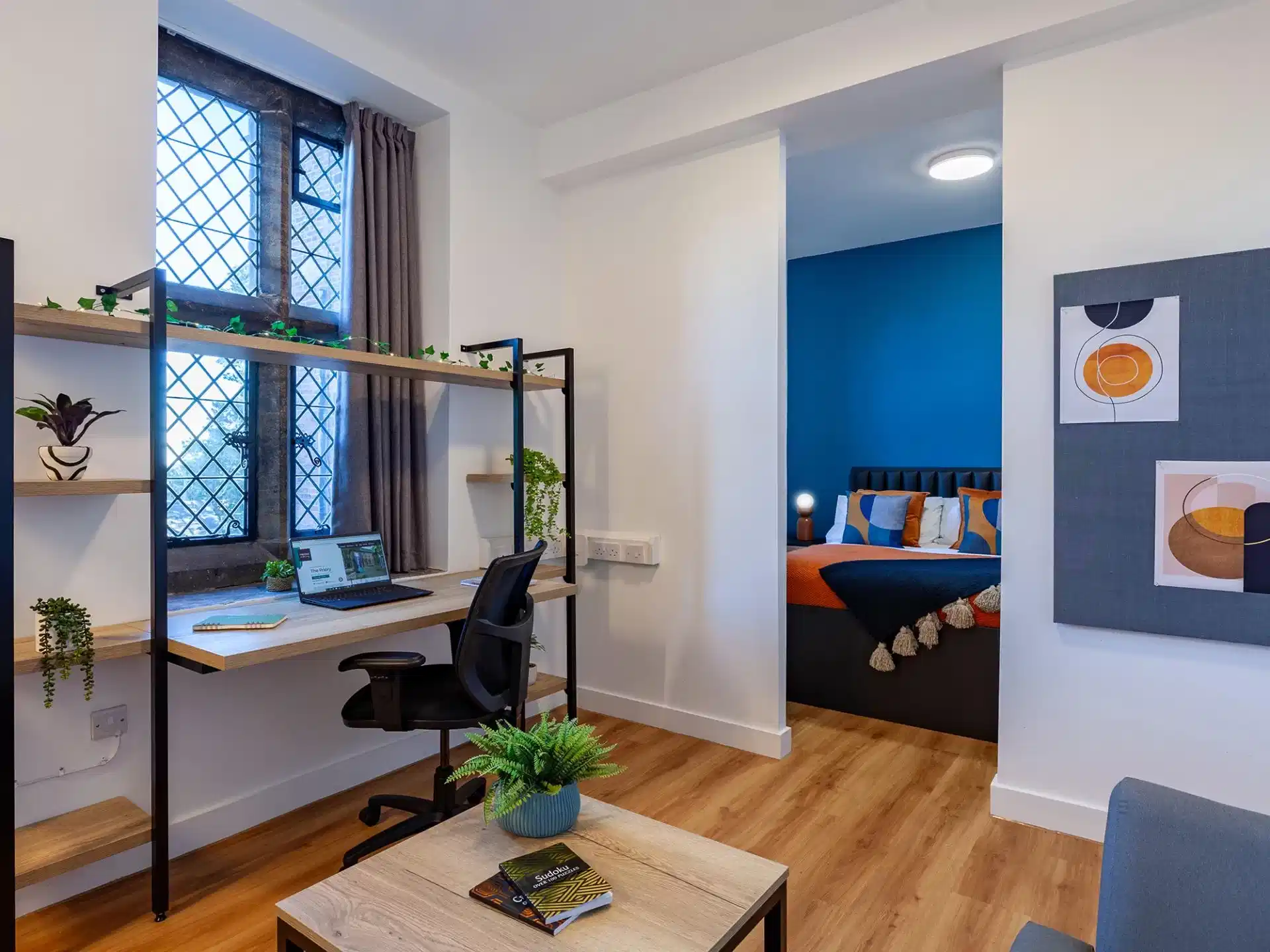 Exterior?w=400&h=260&fit=crop&q=40&auto=format&trim=auto