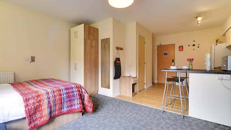 Deluxe-Fridge?w=400&h=260&fit=crop&q=40&auto=format&trim=auto