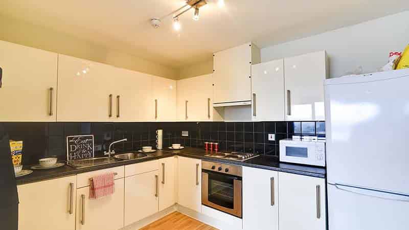 Deluxe-Fridge?w=400&h=260&fit=crop&q=40&auto=format&trim=auto