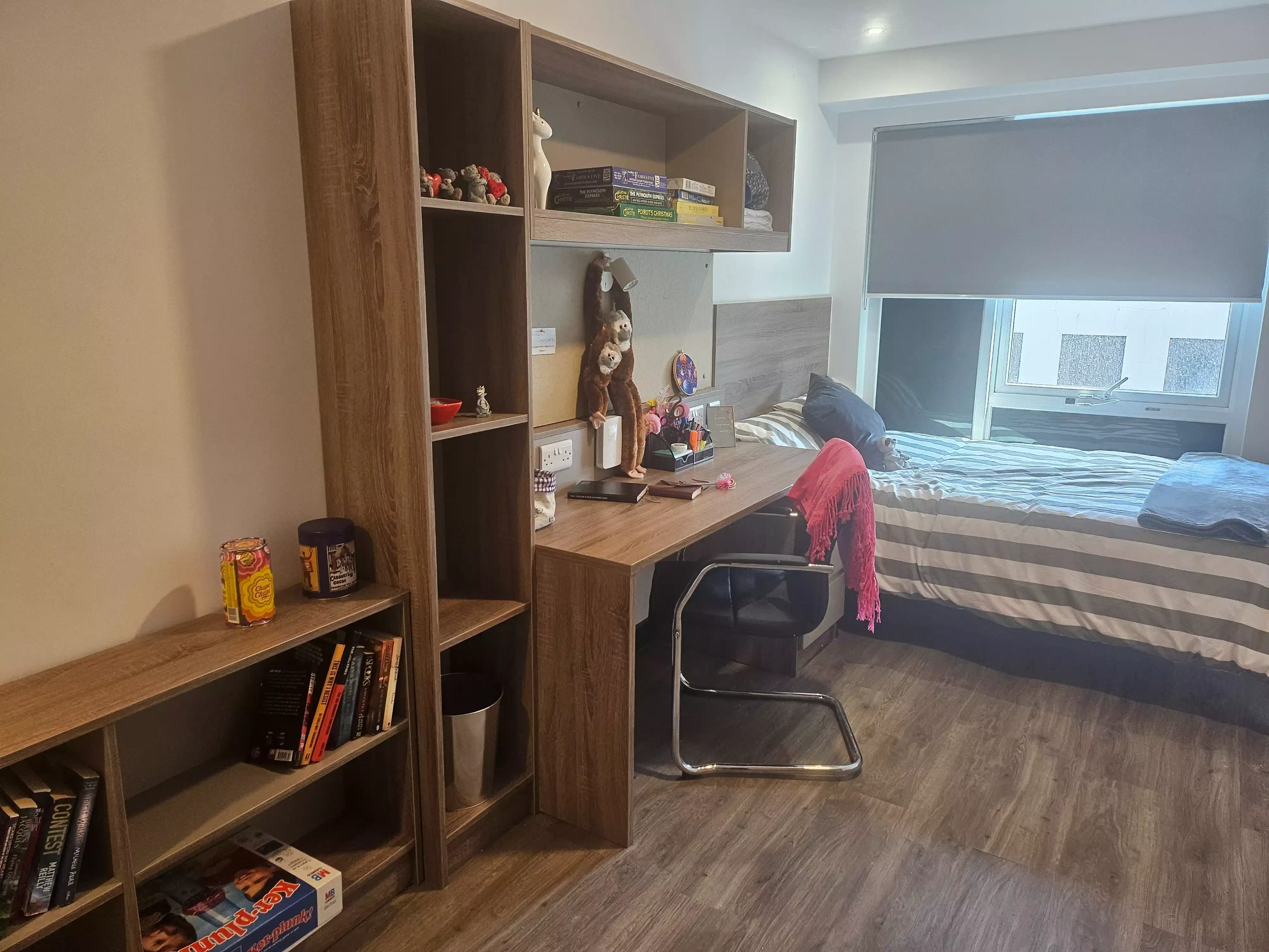 Exterior?w=400&h=260&fit=crop&q=40&auto=format&trim=auto