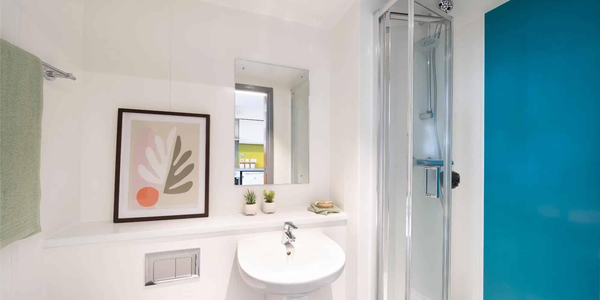 Exterior?w=400&h=260&fit=crop&q=40&auto=format&trim=auto