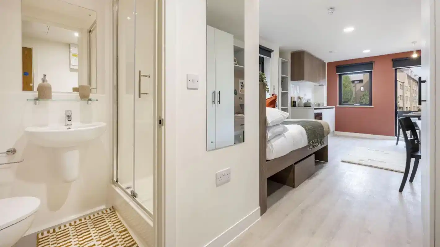 Kh5wPHrgRR2KpKs8ClJT?w=400&h=260&fit=crop&q=40&auto=format&trim=auto