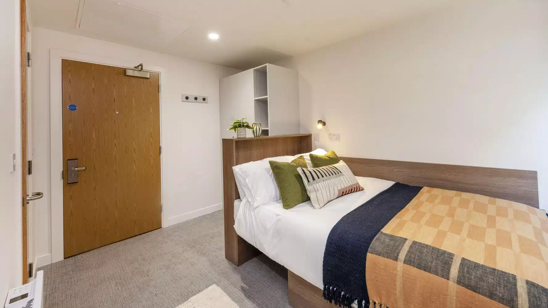 Kh5wPHrgRR2KpKs8ClJT?w=400&h=260&fit=crop&q=40&auto=format&trim=auto