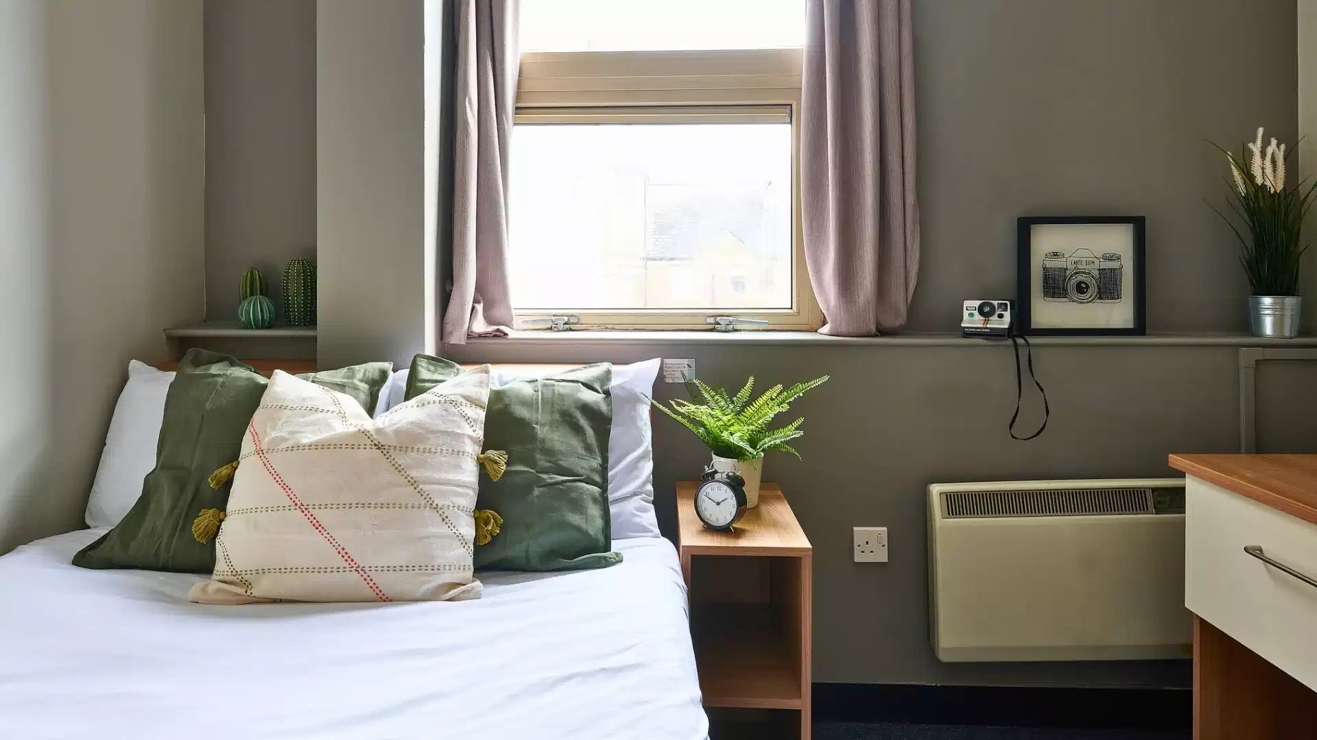 Northernhay House, Exeter - Exeter, England, United Kingdom - Classic En Suite - Bedroom