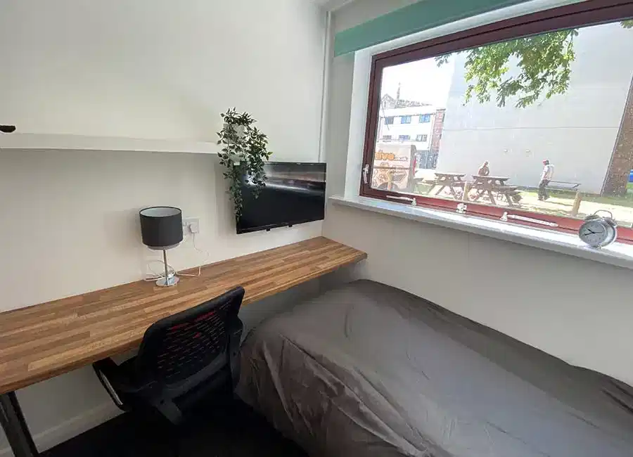 Amenities?w=400&h=260&fit=crop&q=40&auto=format&trim=auto