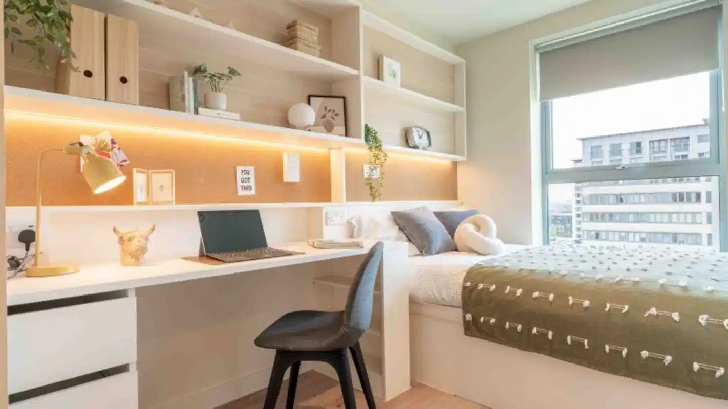 Bronze En Suite