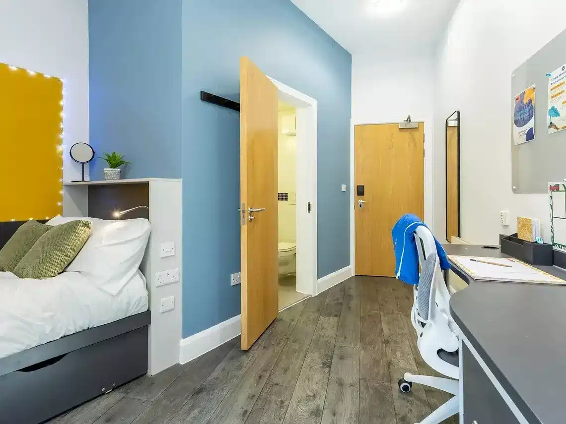Standard Ensuite