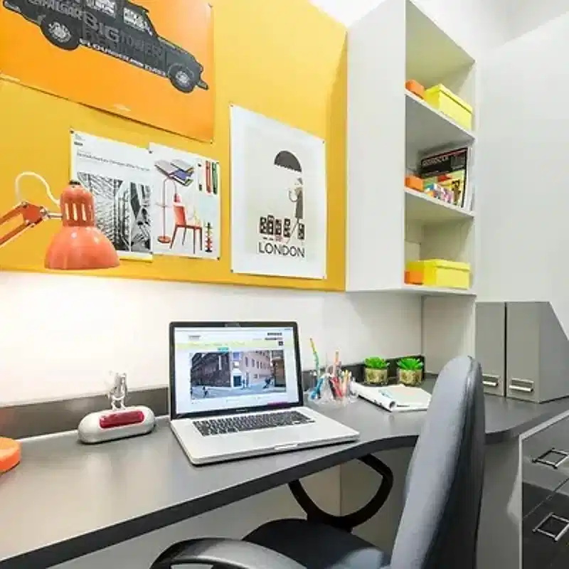 Amenities?w=400&h=260&fit=crop&q=40&auto=format&trim=auto