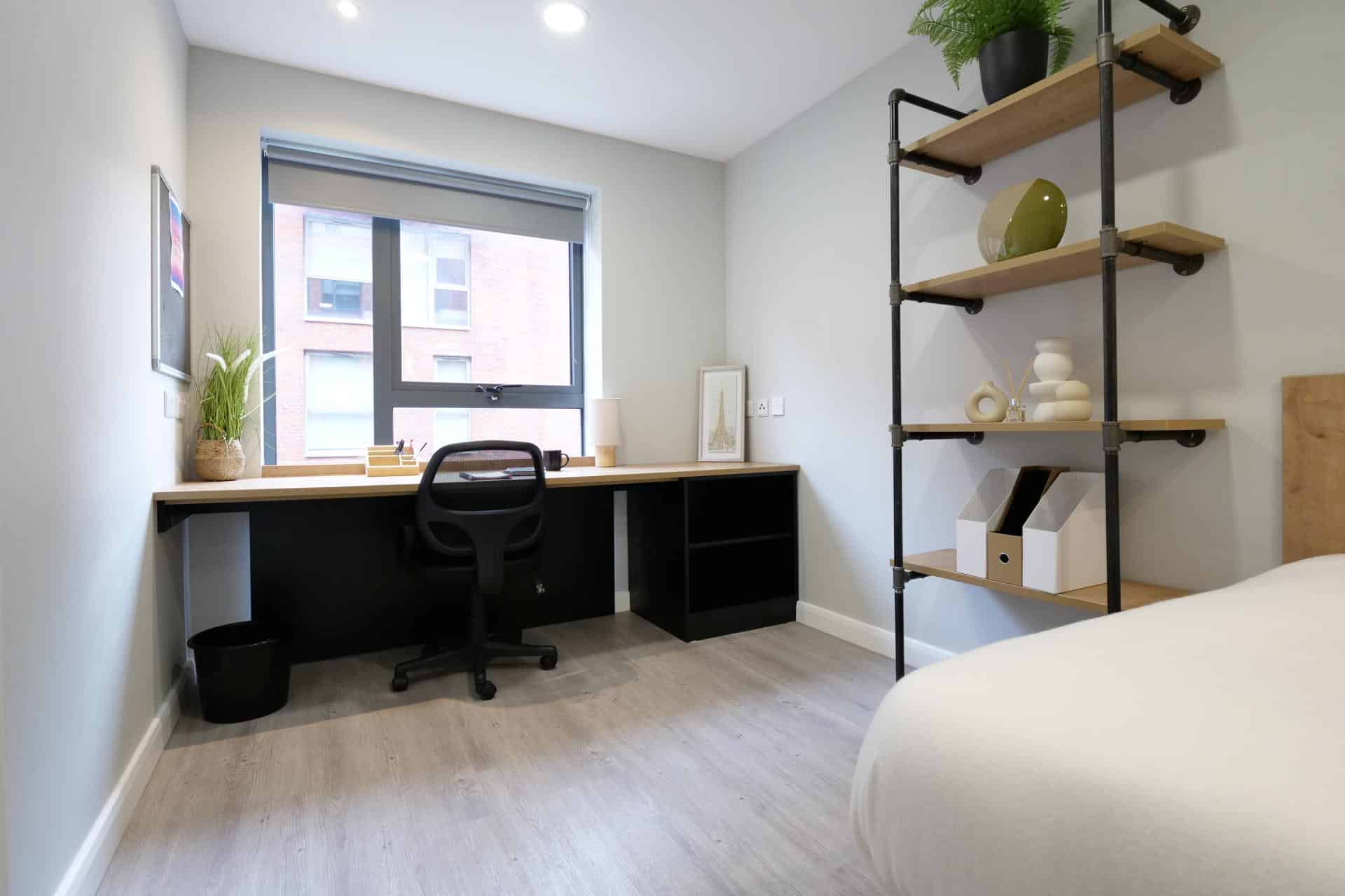 Common Area?w=400&h=260&fit=crop&q=40&auto=format&trim=auto