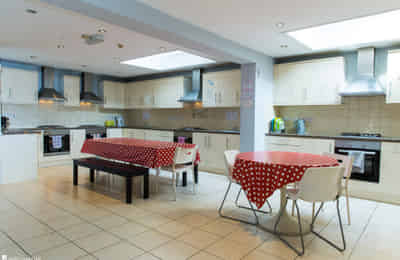 On Campus Raleigh House, London - London, England, United Kingdom - Kitchen